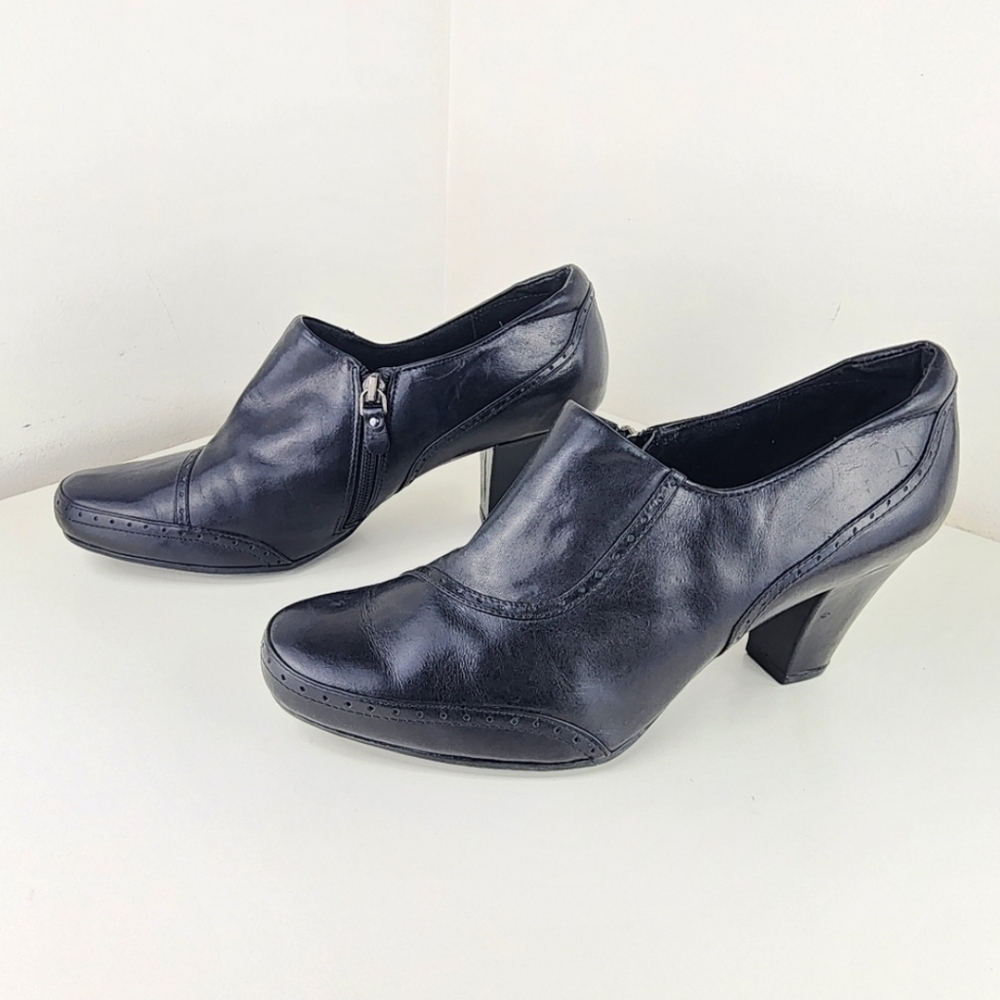 Clarks Artisan Ankle Heel Bootie Side Zip Pleat Leather Black Womens 12M